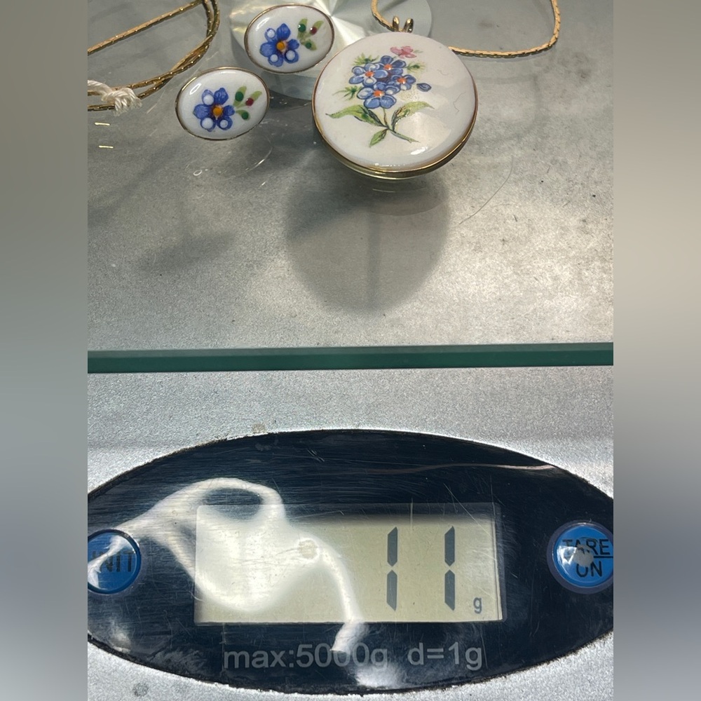 Vintage porcelain forget me not necklace earrings set blue flowers gold chain - Picture 10 of 11